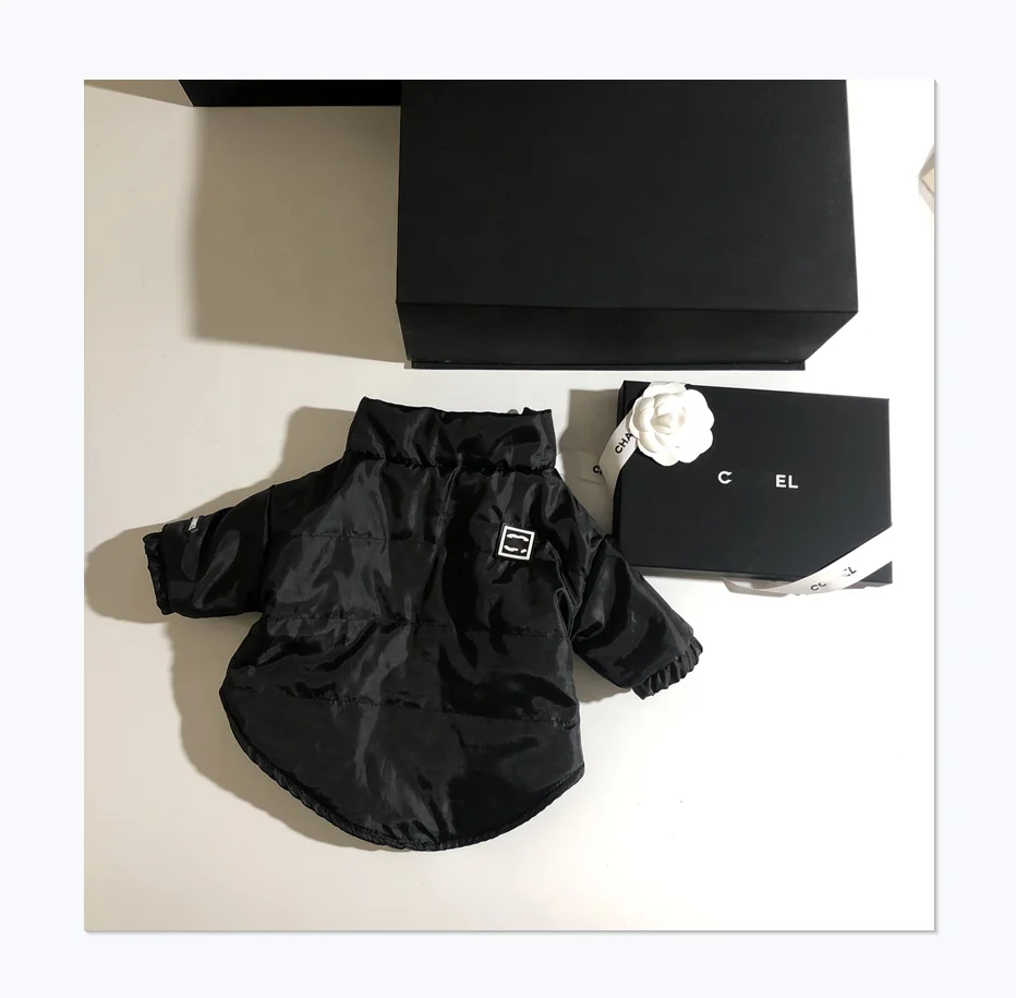 Super Warm Winter Pet Down Jacket Classic Solid Color Design Dog Coat Brand Luxury
Super Warm Winter Pet Down Jacket Classic Solid Color Design Dog Coat Brand Luxury