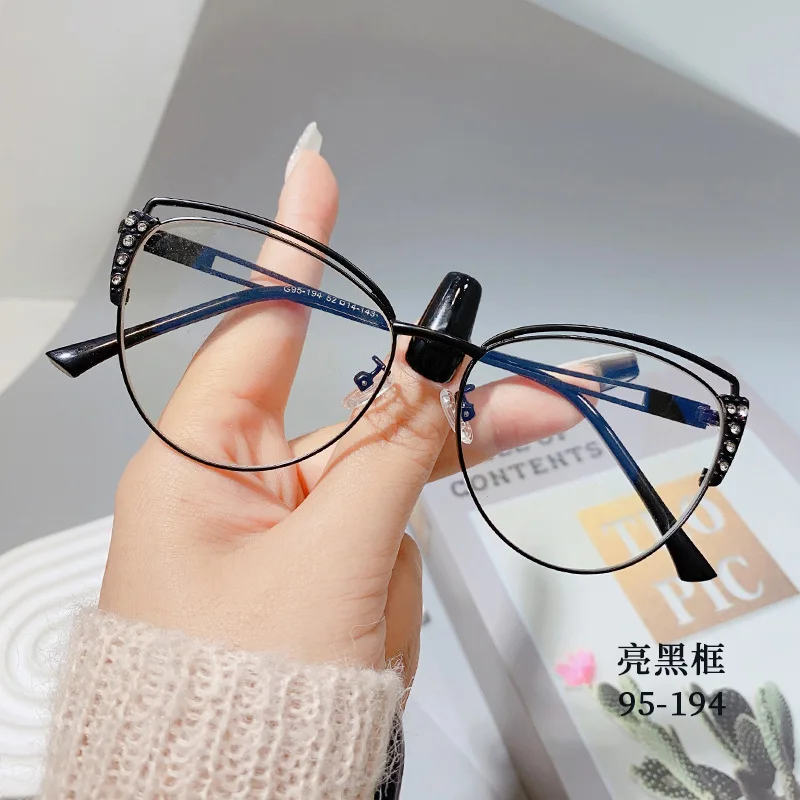 95194 Metal Cat Eye Frame Computer Anti Blue Light Glasses Retro Fashion Personalized Frame 2023
95194 Metal Cat Eye Frame Computer Anti Blue Light Glasses Retro Fashion Personalized Frame 2023