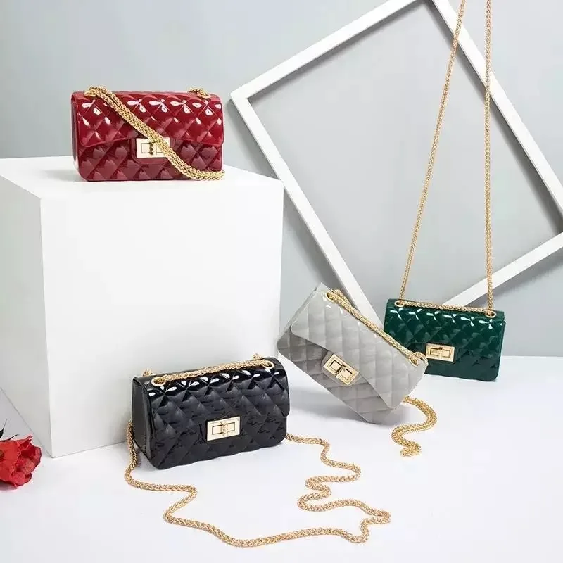 2020 Wholesale Low Price Mini Candy PVC Jelly Handbags Shoulder Style Women Jelly Bags Transparent bag, Black pink green gray red glue
2020 Wholesale Low Price Mini Candy PVC Jelly Handbags Shoulder Style Women Jelly Bags Transparent bag, Black pink green gray red glue