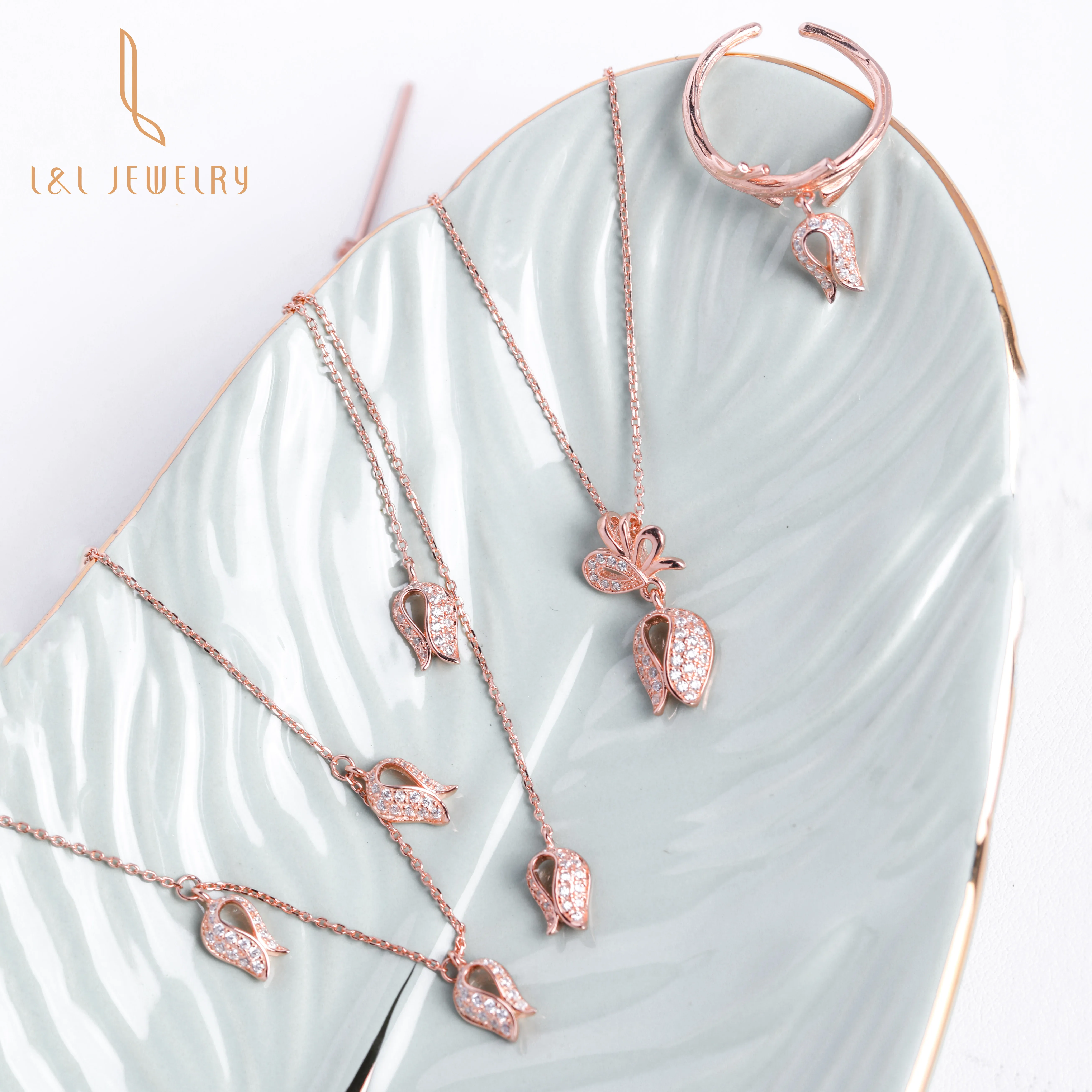 China Wholesale New Arrival MOQ 1 Set Jewelry Sets Rose Gold Plated 925 Unique Silver magnolia Design Jewelry Package For Ladies
China Wholesale New Arrival MOQ 1 Set Jewelry Sets Rose Gold Plated 925 Unique Silver magnolia Design Jewelry Package For Ladies