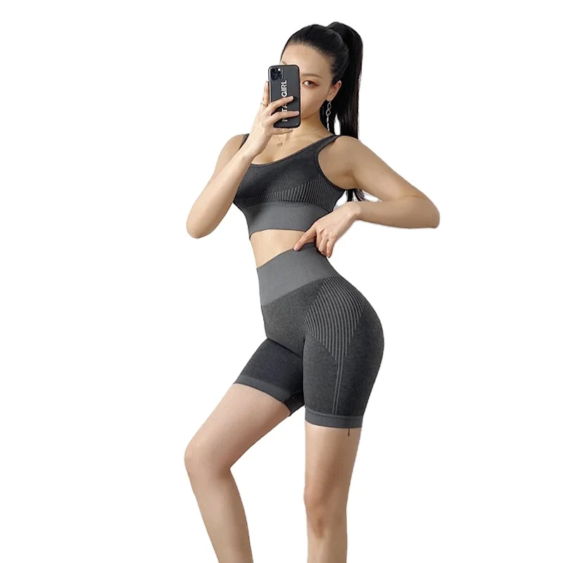 European and American hot women's seamless yoga fitness shorts set running cycling sports bra Peach Hip Raise yoga shorts
European and American hot women's seamless yoga fitness shorts set running cycling sports bra Peach Hip Raise yoga shorts
