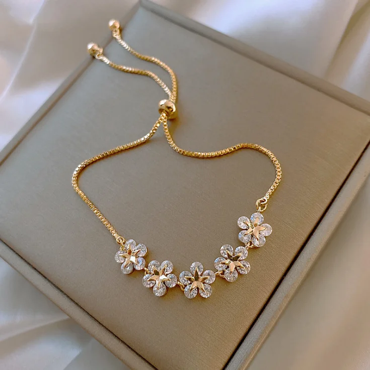 Luxury Gold Charms Bracelet High-End Flower Zircon Adjustable Female Prom Party Bracelets Gifts For Women Jewelry Butterfly
Luxury Gold Charms Bracelet High-End Flower Zircon Adjustable Female Prom Party Bracelets Gifts For Women Jewelry Butterfly