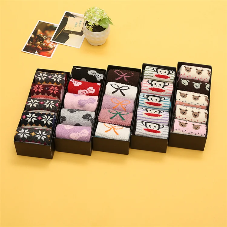 Wholesale autumn winter thick warm Cute Cartoon animal 5 Pairs Gift Box Pack wool Crew Women Socks, 9 designs
Wholesale autumn winter thick warm Cute Cartoon animal 5 Pairs Gift Box Pack wool Crew Women Socks, 9 designs