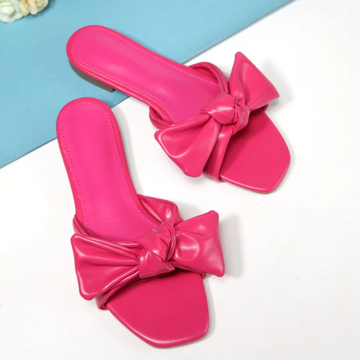 Factory Sale Rose Red Ladies Slippers Sandals Bowknot Square Toe Large Size Fashion Flat High Quality Chinese Summer Shoes
Factory Sale Rose Red Ladies Slippers Sandals Bowknot Square Toe Large Size Fashion Flat High Quality Chinese Summer Shoes