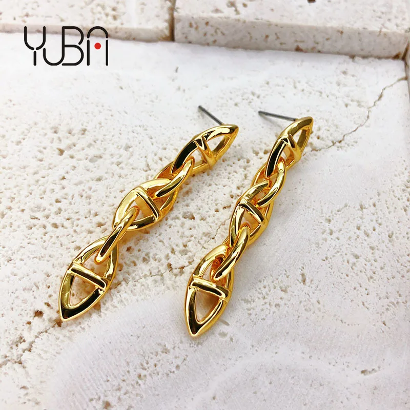 New Trendy Gold Geometric Pig Nose Chain Long Drop Earring Classic Metal Gold Plated Link Chain Drop Earrings Jewelry
New Trendy Gold Geometric Pig Nose Chain Long Drop Earring Classic Metal Gold Plated Link Chain Drop Earrings Jewelry