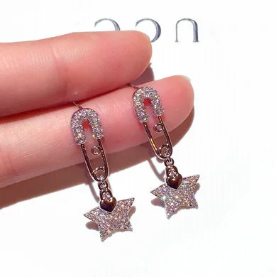 Statement Glitter CZ Cubic Zirconia Paper Clip Stud Earrings Bling Rhinestone Crystal Star Pendant Earring
Statement Glitter CZ Cubic Zirconia Paper Clip Stud Earrings Bling Rhinestone Crystal Star Pendant Earring
