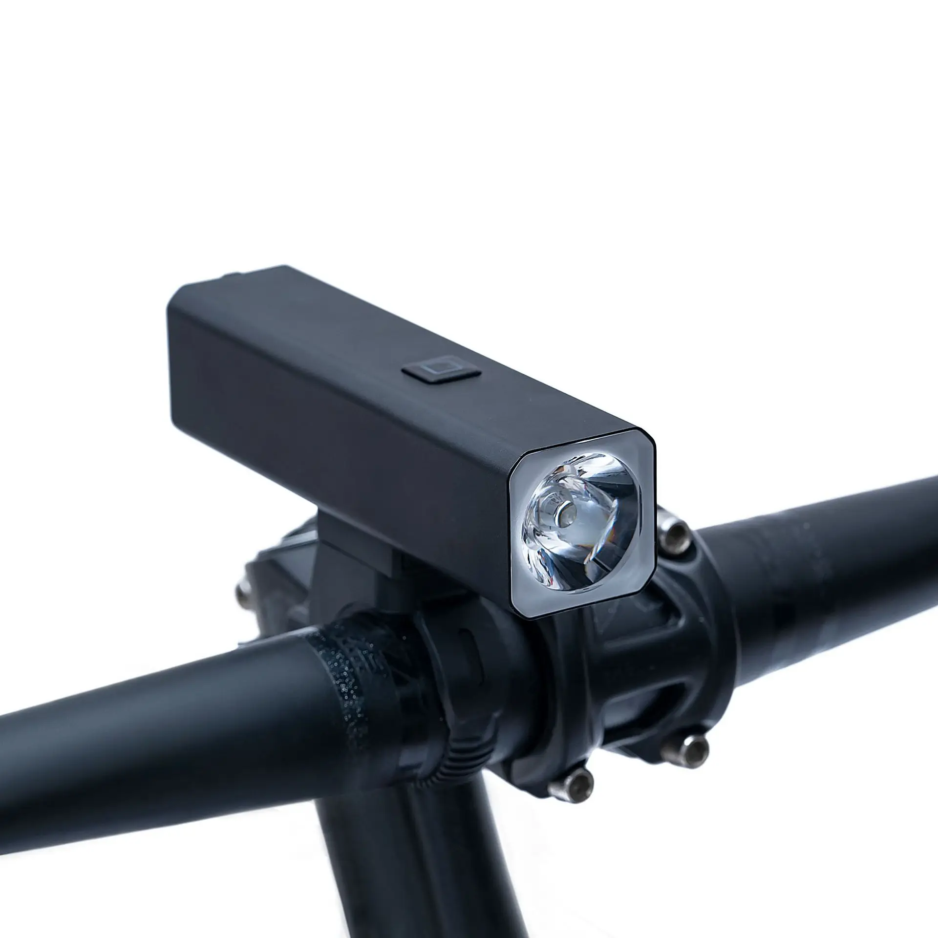 2021 new LED 1500 high lumen rechargeable bicycle night riding light bicycle headlight waterproof 2 USB fast charge
2021 new LED 1500 high lumen rechargeable bicycle night riding light bicycle headlight waterproof 2 USB fast charge