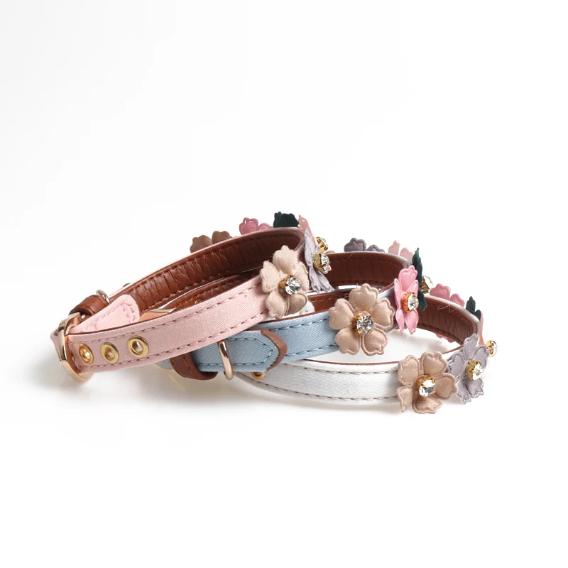 Wholesale dog collars with metal buckle stocked feature flower pattern dog collars for sale, White/blue/pink
Wholesale dog collars with metal buckle stocked feature flower pattern dog collars for sale, White/blue/pink