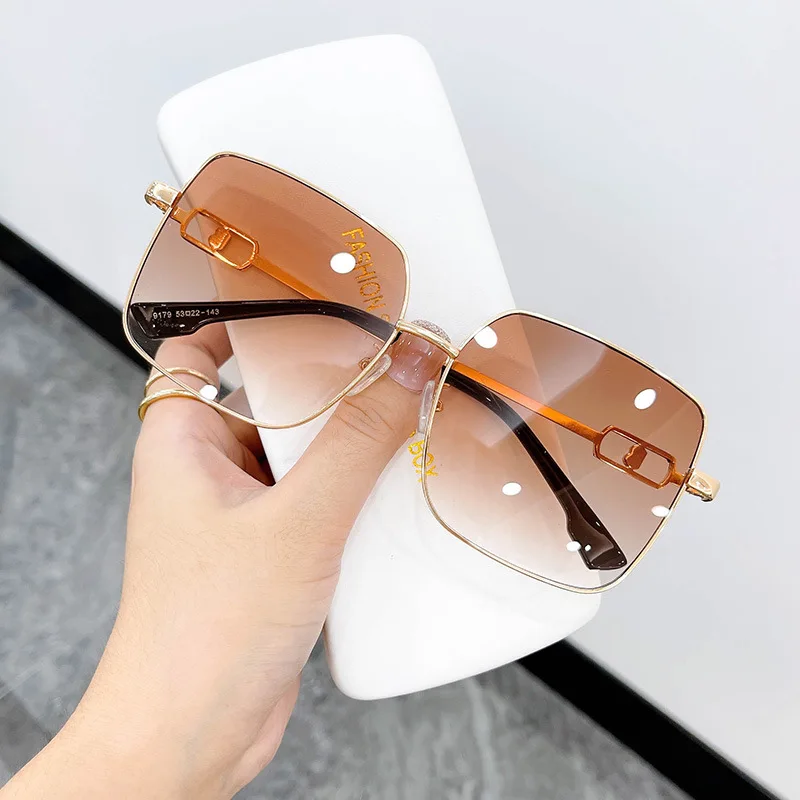 DL Glasses fashion oversize Design big Square metal Frame eyeglasses Women Men Shades wholesale colorful Sunglasses 2022
DL Glasses fashion oversize Design big Square metal Frame eyeglasses Women Men Shades wholesale colorful Sunglasses 2022