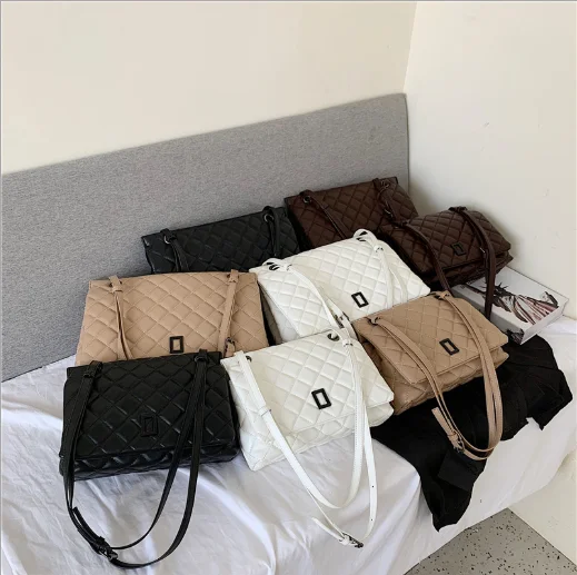 New 2020 fall simple rhombus large capacity women handbags crossbody shoulder tote mommy and me bags, 4 colors
New 2020 fall simple rhombus large capacity women handbags crossbody shoulder tote mommy and me bags, 4 colors