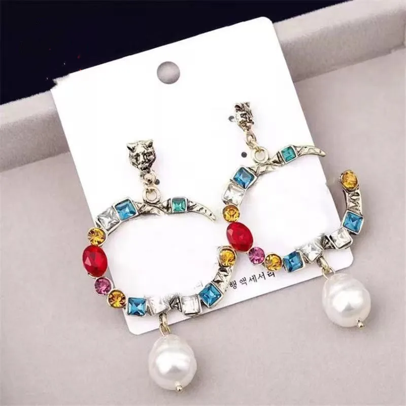 Luxury Design Famous Letter CC Earrings Women 925 Silver Fashion Color Diamond Pearl G Earring Sets
Luxury Design Famous Letter CC Earrings Women 925 Silver Fashion Color Diamond Pearl G Earring Sets