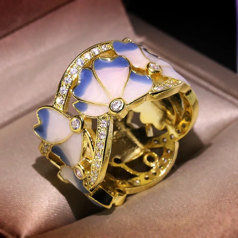 Luxury Blue Plum Blossom Rhinestone Rings For Women Fashion Jewelry Yellow Gold Color Flower Rings bague femme
Luxury Blue Plum Blossom Rhinestone Rings For Women Fashion Jewelry Yellow Gold Color Flower Rings bague femme
