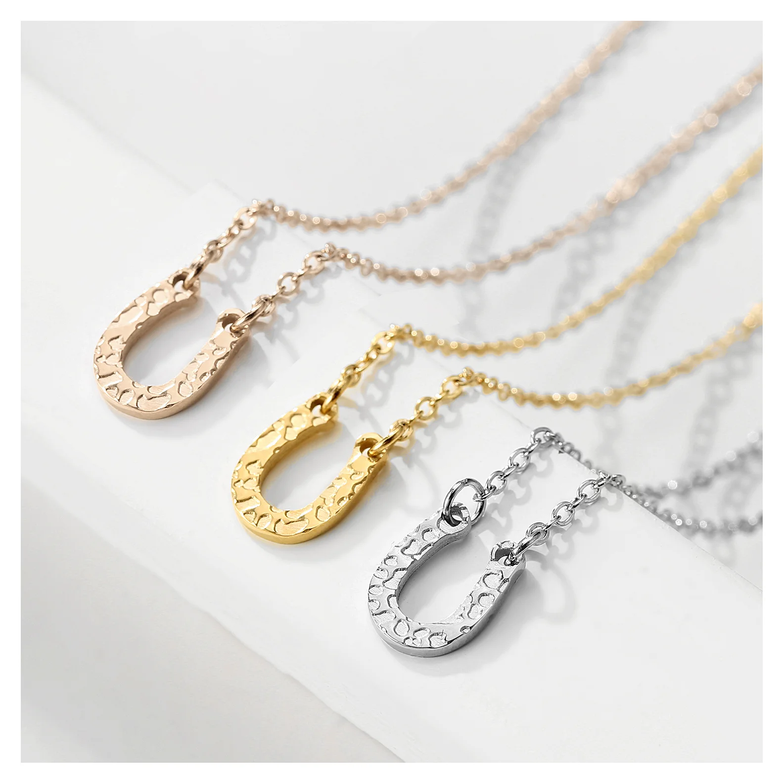 Simple Jewelry Fashion Woman Collar Chain Letter 14k 18k Gold Plated Stainless Steel U-shaped Pendant Necklace
Simple Jewelry Fashion Woman Collar Chain Letter 14k 18k Gold Plated Stainless Steel U-shaped Pendant Necklace