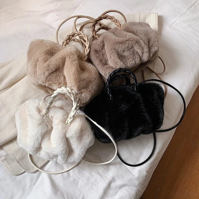 2021 New Arrivals Furry Hand Bags Ladies Girl Drawstring Sling Crossbody Bags Women Woven Handle Plush Shoulder Handbags, White
2021 New Arrivals Furry Hand Bags Ladies Girl Drawstring Sling Crossbody Bags Women Woven Handle Plush Shoulder Handbags, White
