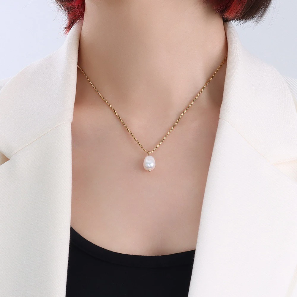New Simple Vintage Women Fashion Jewelry Gold Plated Stainless Steel Natural Freshwater Pearl Necklace
New Simple Vintage Women Fashion Jewelry Gold Plated Stainless Steel Natural Freshwater Pearl Necklace