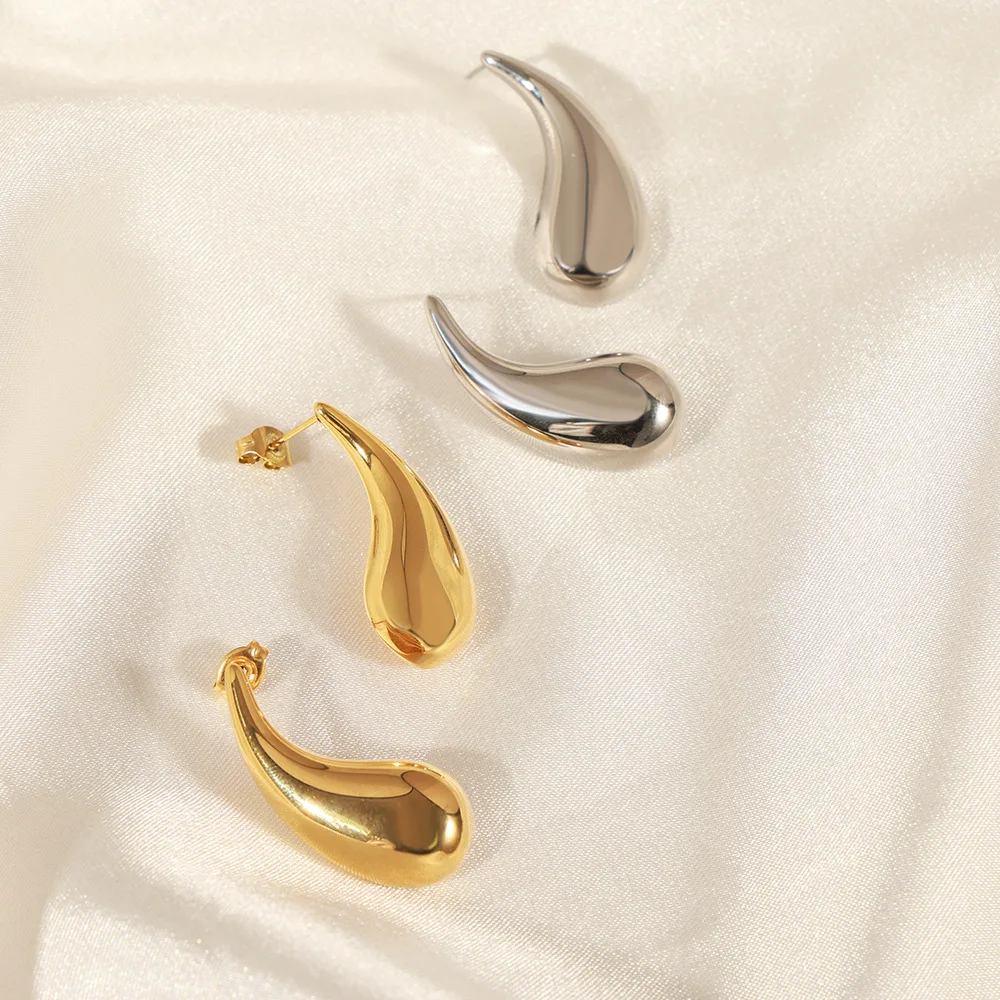 Fashionable Hypoallergenic18k Gold Plated Stainless Steel Earring Waterproof Water Drop Long Unique Hollow Earrings YF4117
Fashionable Hypoallergenic18k Gold Plated Stainless Steel Earring Waterproof Water Drop Long Unique Hollow Earrings YF4117