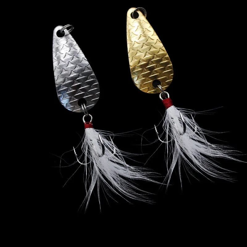 

Spinner Bait Spoon Lures Pike Metal Treble Hooks with feather artifical Bass Bait 4cm 6.5g Rotating Vibration Fishing Lure, 2 color