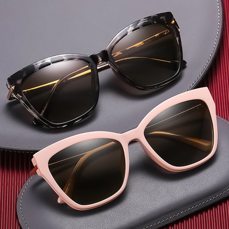 Large frame magnetic sleeve mirror Women's polarizer Foreign trade blue light proof glasses Optical frame
Large frame magnetic sleeve mirror Women's polarizer Foreign trade blue light proof glasses Optical frame