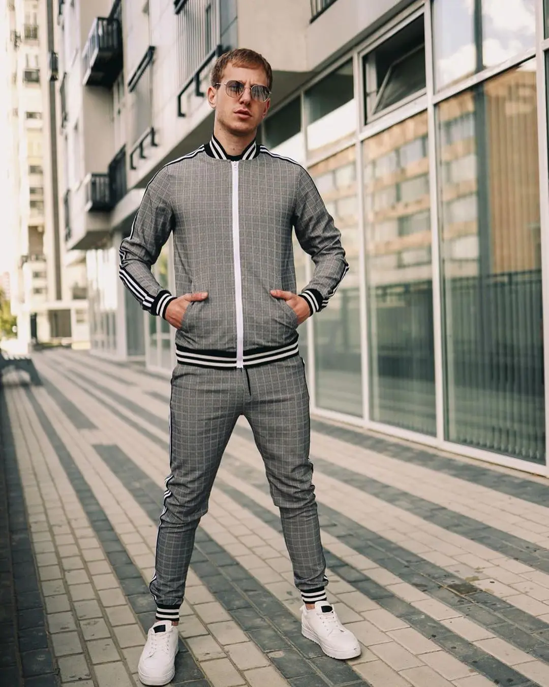 Trendy men clothes casual plaid sportswear sets zipper jacket sweat pants two piece set, Different colors and support to customized
Trendy men clothes casual plaid sportswear sets zipper jacket sweat pants two piece set, Different colors and support to customized