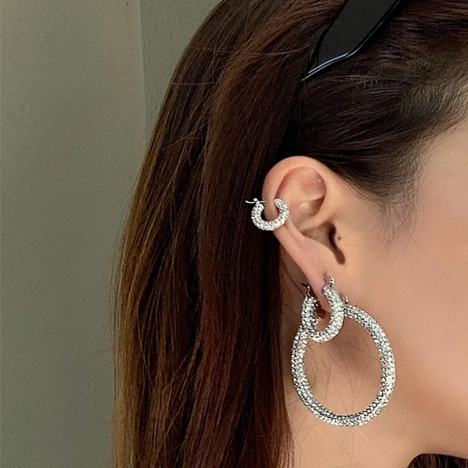 Wholesale factory 925 sterling silver jewelry 18k gold plated pave diamond hoop earrings for women
Wholesale factory 925 sterling silver jewelry 18k gold plated pave diamond hoop earrings for women