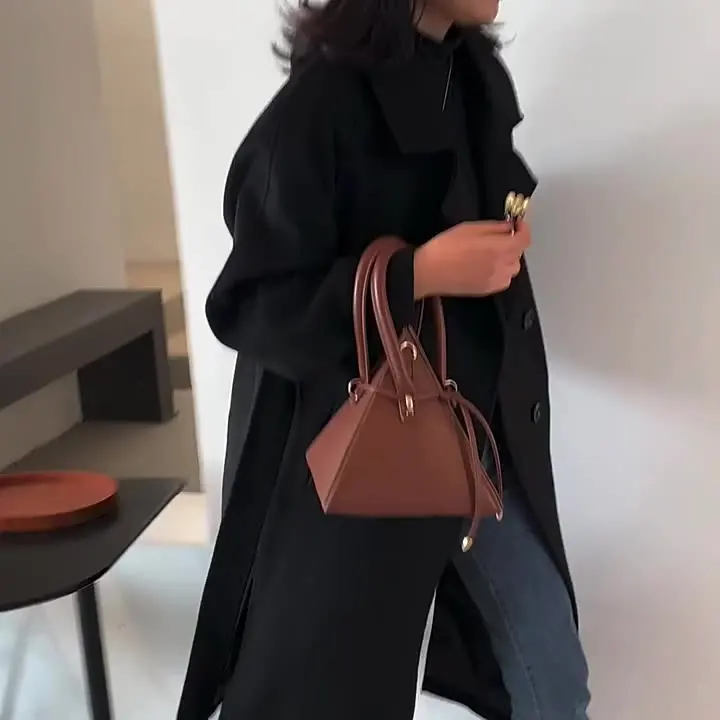 C Wholesale 2021 Fashion PU Leather Single Shoulder Purse Ladies Hand Bags Clutches Triangle Handbags for Women Luxury 
C Wholesale 2021 Fashion PU Leather Single Shoulder Purse Ladies Hand Bags Clutches Triangle Handbags for Women Luxury