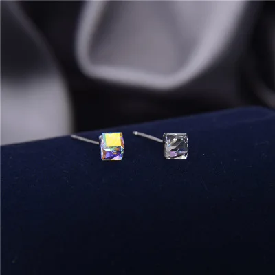 Fashion Korean Design Sterling Silver 925 Crystal Square Mini Shiny Cubic Zirconia Cube Stud Earrings For Women Girls
Fashion Korean Design Sterling Silver 925 Crystal Square Mini Shiny Cubic Zirconia Cube Stud Earrings For Women Girls