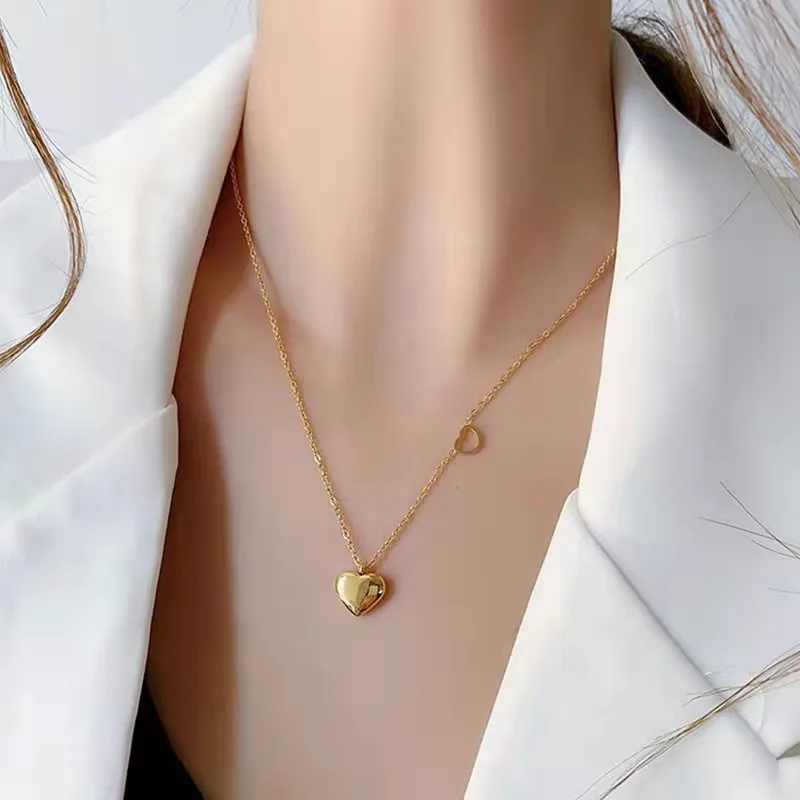 Wholesale stainless steel necklaces, titanium steel hollow love necklaces, women's necklaces and jewelry
Wholesale stainless steel necklaces, titanium steel hollow love necklaces, women's necklaces and jewelry