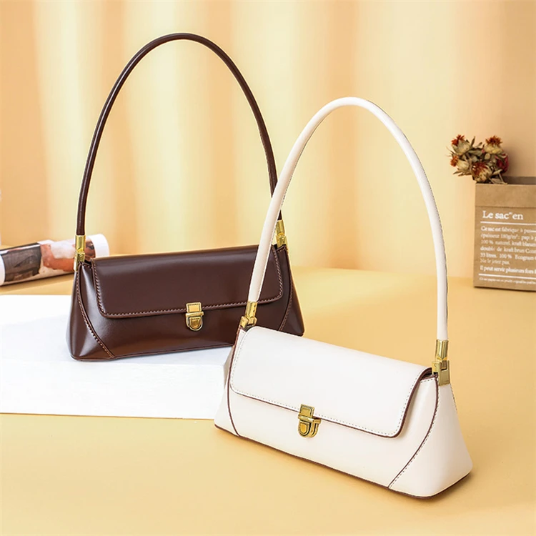D13406 Street fashion trend vintage single shoulder hand bags 2021 fall winter trendy handbags for women
D13406 Street fashion trend vintage single shoulder hand bags 2021 fall winter trendy handbags for women