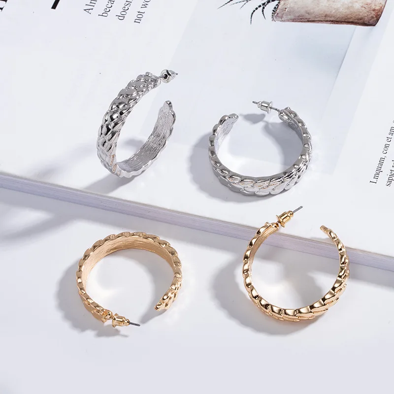 European Style Simple Design Grained Silver Gold Plated Geometric C Shape Stud Earrings Semi Circle Round Hoop Earrings
European Style Simple Design Grained Silver Gold Plated Geometric C Shape Stud Earrings Semi Circle Round Hoop Earrings