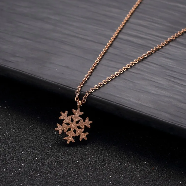 Fashion Classical 18K Rose Gold Plated Stainless steel Initial pendant snow flake necklace
Fashion Classical 18K Rose Gold Plated Stainless steel Initial pendant snow flake necklace