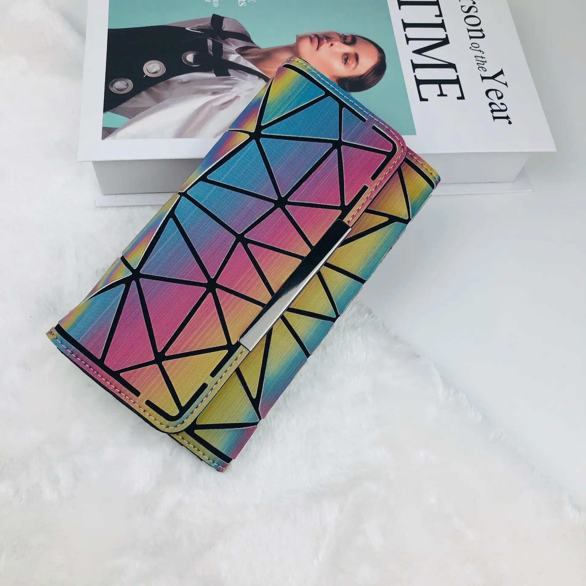 2021 New trend fashion unique PU material multicolor luminous geometric lady wallets purse, As pic
2021 New trend fashion unique PU material multicolor luminous geometric lady wallets purse, As pic