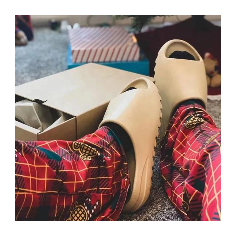 2021 Brand Name Women Sandal Yeezy Slides Women Flat Platform Sandals Women Yeezy Slides yeezy slippers, Customized color
2021 Brand Name Women Sandal Yeezy Slides Women Flat Platform Sandals Women Yeezy Slides yeezy slippers, Customized color