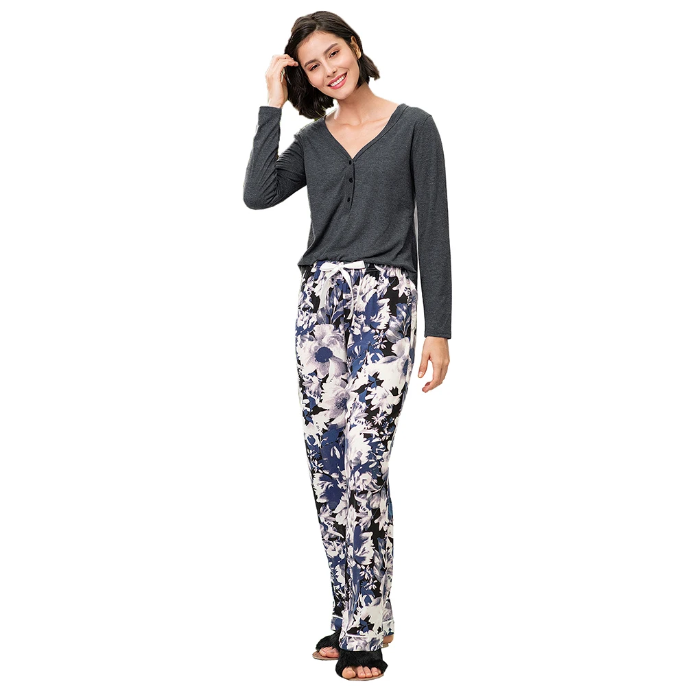 2021 trendy floral breathable delicates sleepwear button up deep v neck ladies nightwear women fall loungewear 2pc pajama set, Gray and floral
2021 trendy floral breathable delicates sleepwear button up deep v neck ladies nightwear women fall loungewear 2pc pajama set, Gray and floral
