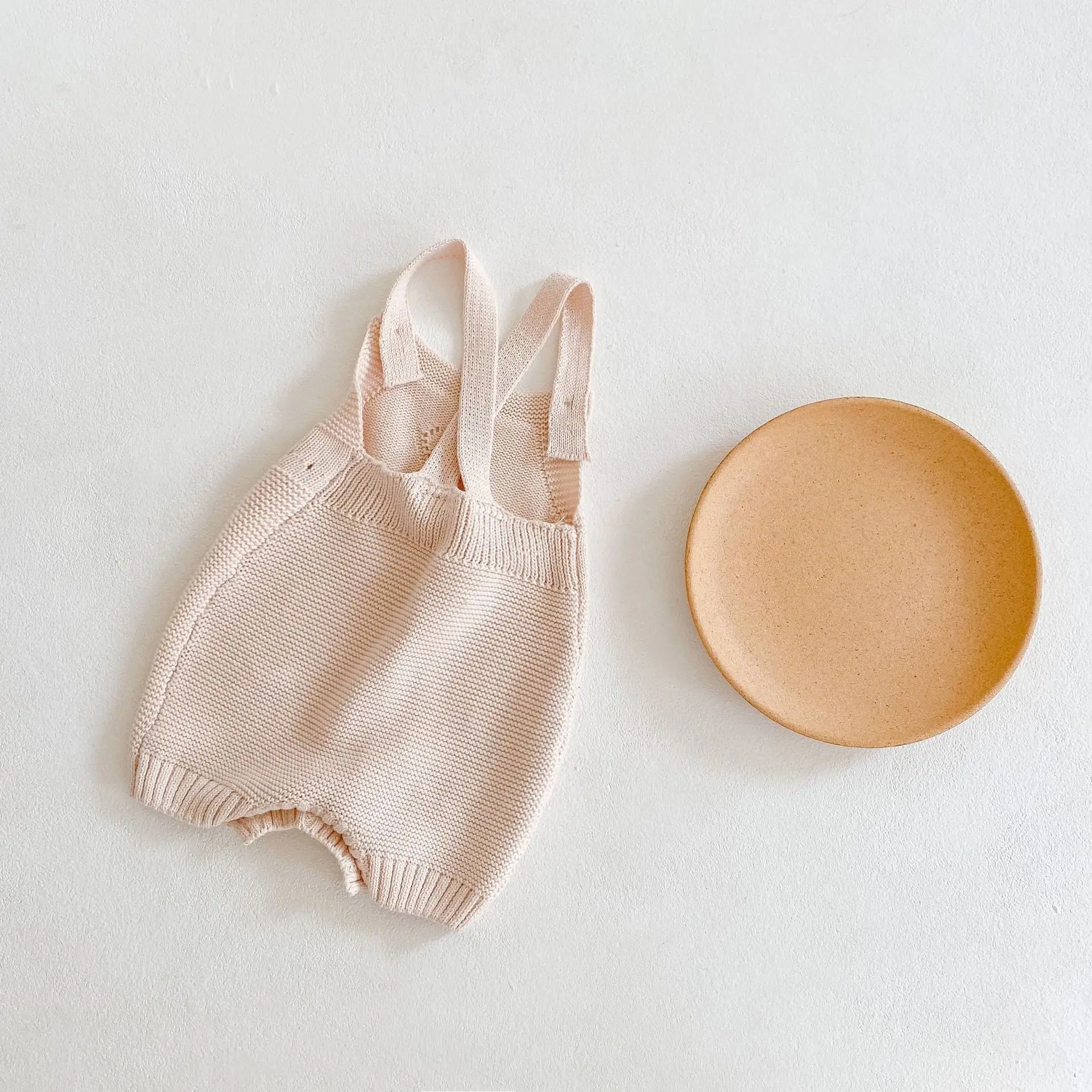 Factory wholesale 2021 autumn love heart hollow overalls knitted jumpsuit with fart triangle romper baby infant bodysuit
Factory wholesale 2021 autumn love heart hollow overalls knitted jumpsuit with fart triangle romper baby infant bodysuit
