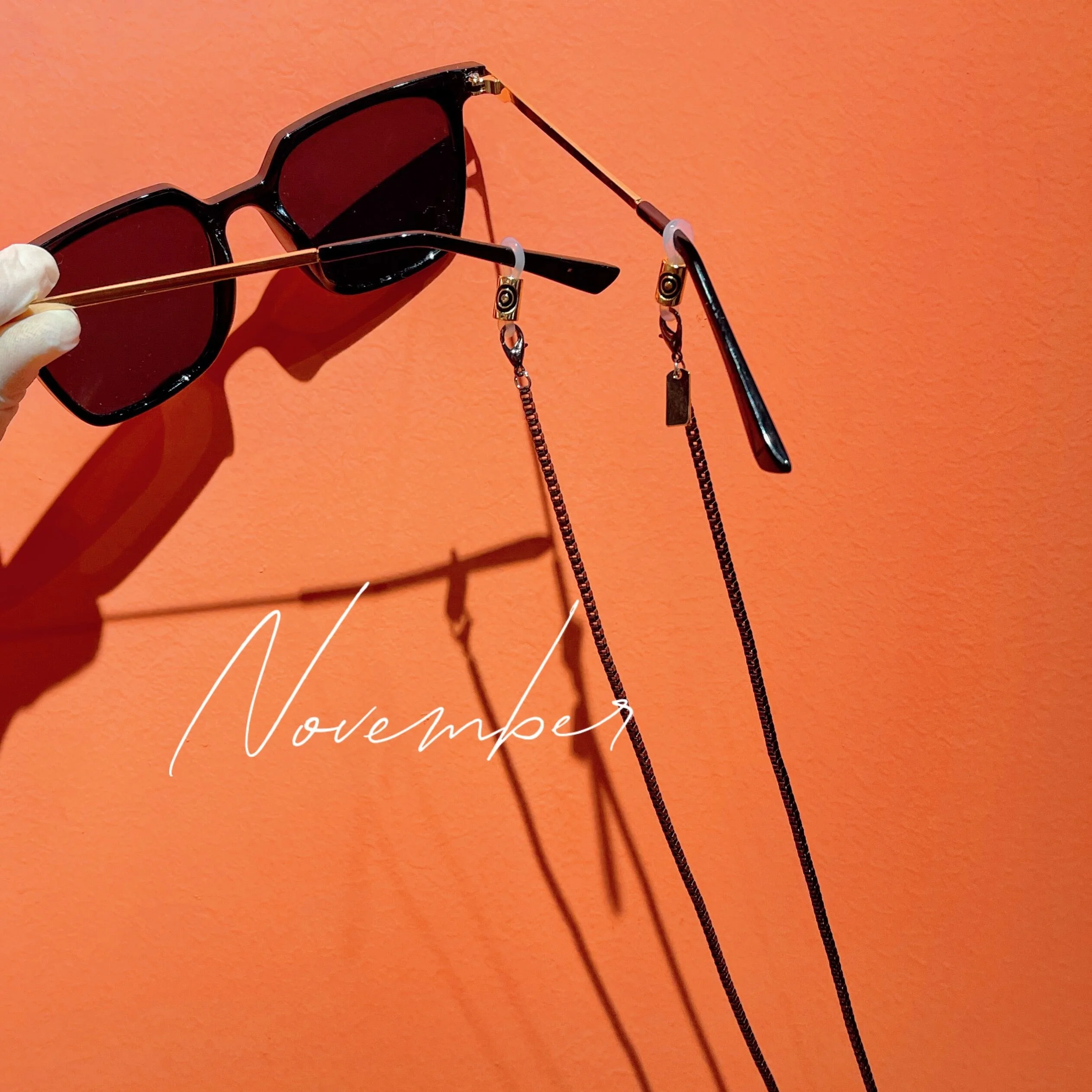 Customizable Wholesale Metal Eyeglass Chain Hanging Rope Box Chain Can Be Turned Into Necklace Simple Sunglasses Accessories, Silver gold blacm
Customizable Wholesale Metal Eyeglass Chain Hanging Rope Box Chain Can Be Turned Into Necklace Simple Sunglasses Accessories, Silver gold blacm