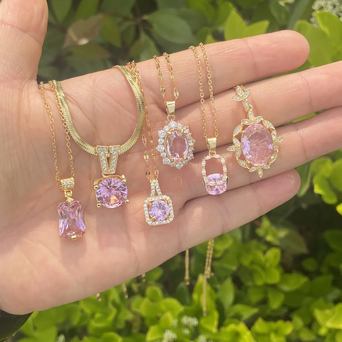 Fashionable New arrival Pink Zircon Crystal Diamond Around Planet Snake Chain Floating Diamond Necklace for Woman
Fashionable New arrival Pink Zircon Crystal Diamond Around Planet Snake Chain Floating Diamond Necklace for Woman
