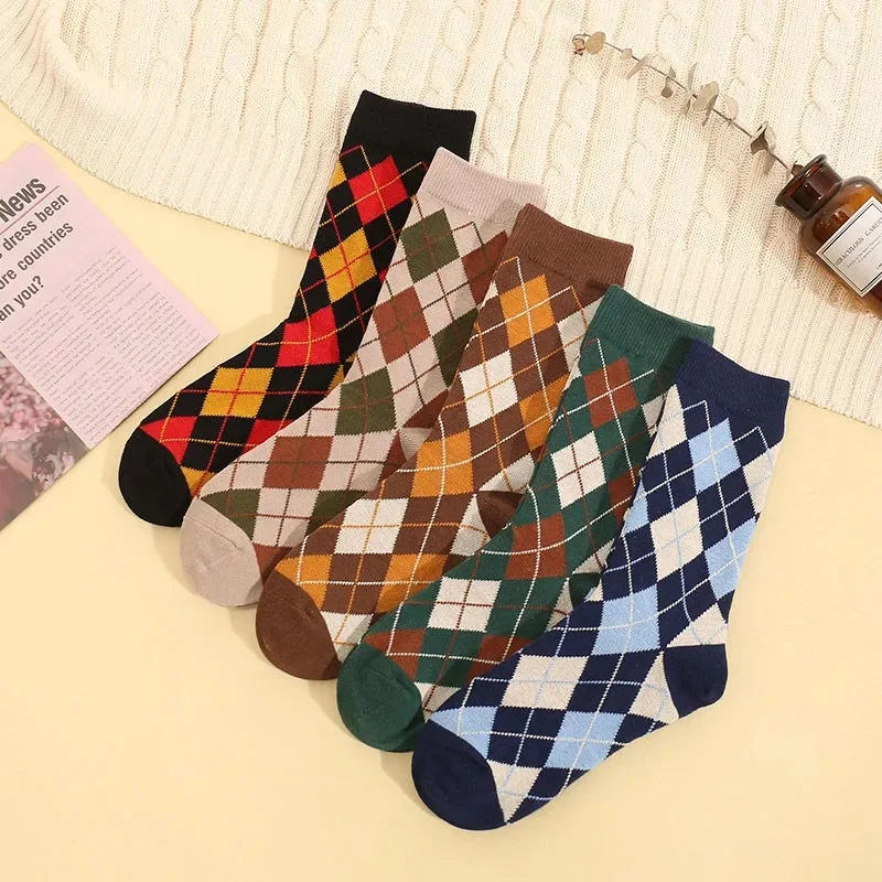 New Winter Plaid Design Cotton Socks Fashion Women's Hosiery
New Winter Plaid Design Cotton Socks Fashion Women's Hosiery