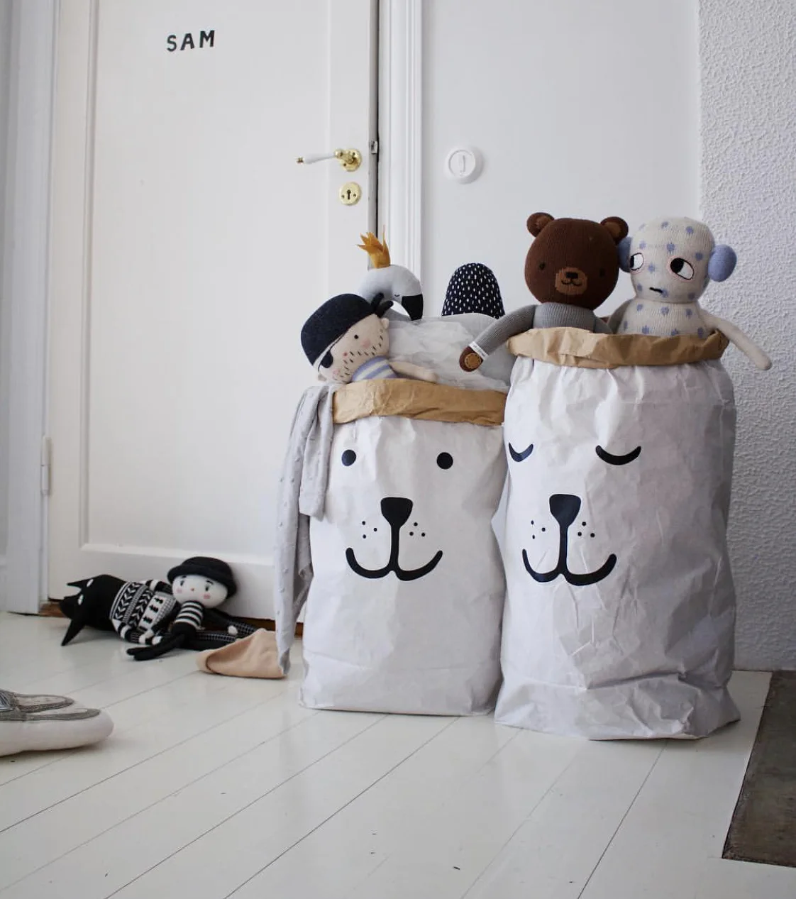 INS Kraft Paper Bag Children Room Organizer Bag Baby Toy Clothing Storage Bag, 4 color
INS Kraft Paper Bag Children Room Organizer Bag Baby Toy Clothing Storage Bag, 4 color
