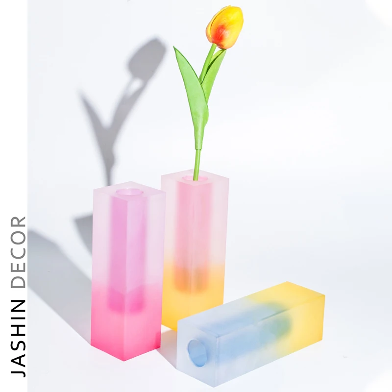 Nordic cylindrical mirror vases home office decor Custom Multi-size lines acrylic gold vase
Nordic cylindrical mirror vases home office decor Custom Multi-size lines acrylic gold vase