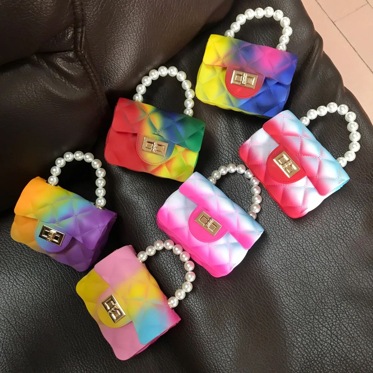 2021 Wholesale Rainbow Mini Jelly Bag Cute Crossbody Female Pearl Kids Purse Girls Handbag
2021 Wholesale Rainbow Mini Jelly Bag Cute Crossbody Female Pearl Kids Purse Girls Handbag