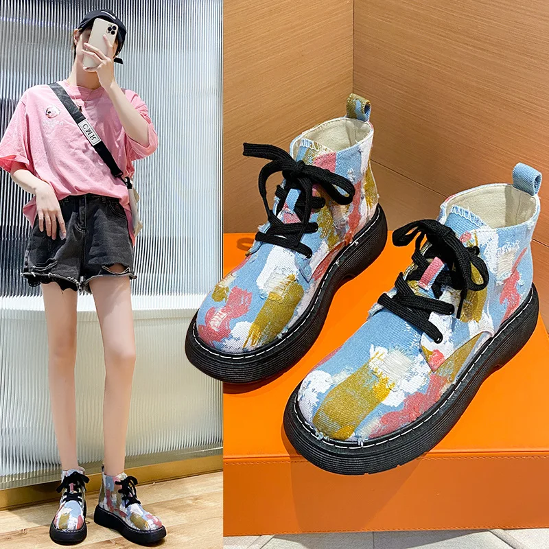 New high-top canvas shoes women's Dr. Martens Boots Internet celebrity camouflage fashion boots Street shooting casual sneakers
New high-top canvas shoes women's Dr. Martens Boots Internet celebrity camouflage fashion boots Street shooting casual sneakers