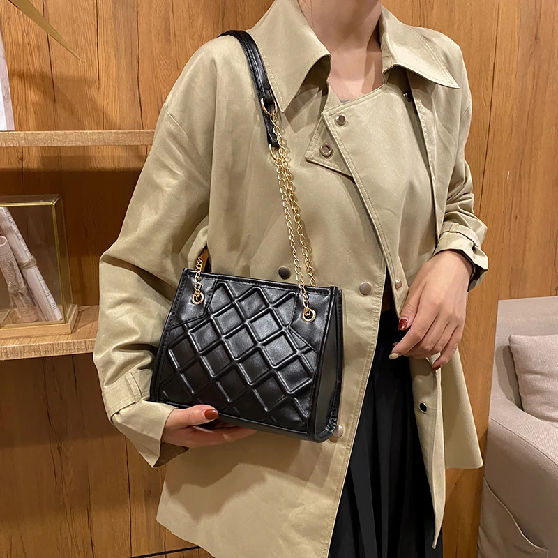 Fashion women's bag temperament handbag chain winter designer ladies shoulder bag for women
Fashion women's bag temperament handbag chain winter designer ladies shoulder bag for women