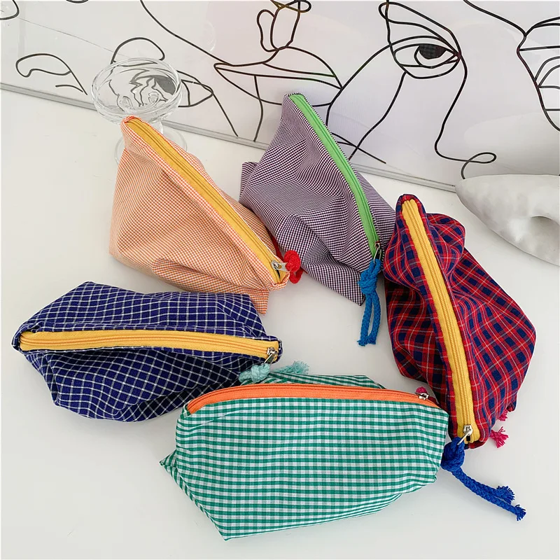 Factory Sales New Design Mini Canvas Cosmetic Organizer Pouch Coin Lipstick Bag Cosmetic Bag
Factory Sales New Design Mini Canvas Cosmetic Organizer Pouch Coin Lipstick Bag Cosmetic Bag