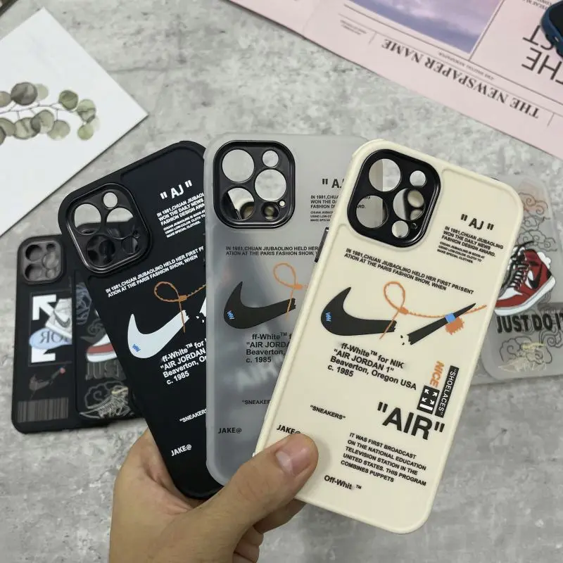 luxury brand designer phone case fashion custom matte mobile phone accessories cover for iphone case xr 11 12 13 pro max 
luxury brand designer phone case fashion custom matte mobile phone accessories cover for iphone case xr 11 12 13 pro max