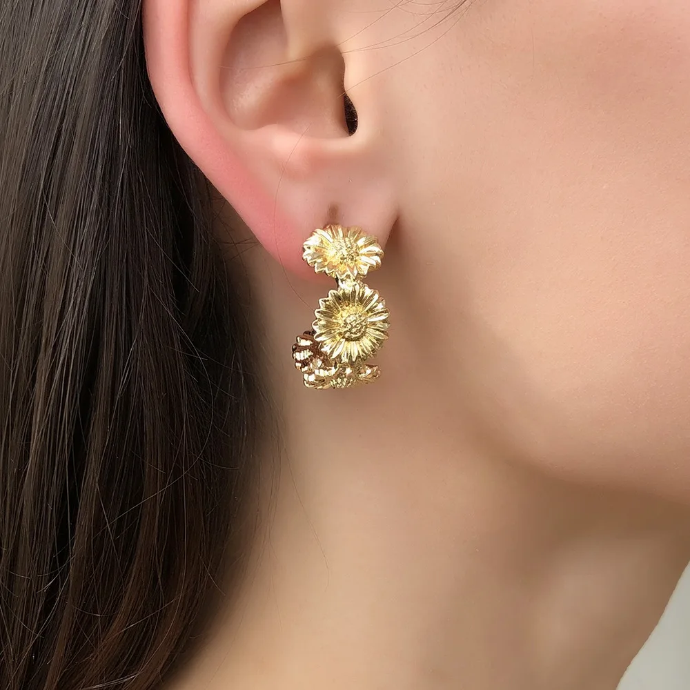 Kaimei 2021 fashion design sense small daisy C-shaped earrings ins style metal texture daisy flower hoop stud earrings women, Many colors fyi
Kaimei 2021 fashion design sense small daisy C-shaped earrings ins style metal texture daisy flower hoop stud earrings women, Many colors fyi