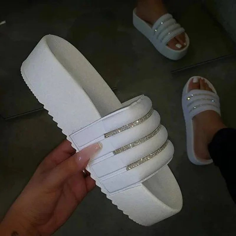 Rhinestone outdoor wild fashion ladies slippers with platform thick soles women's fashion rhinestone beach flip flops
Rhinestone outdoor wild fashion ladies slippers with platform thick soles women's fashion rhinestone beach flip flops