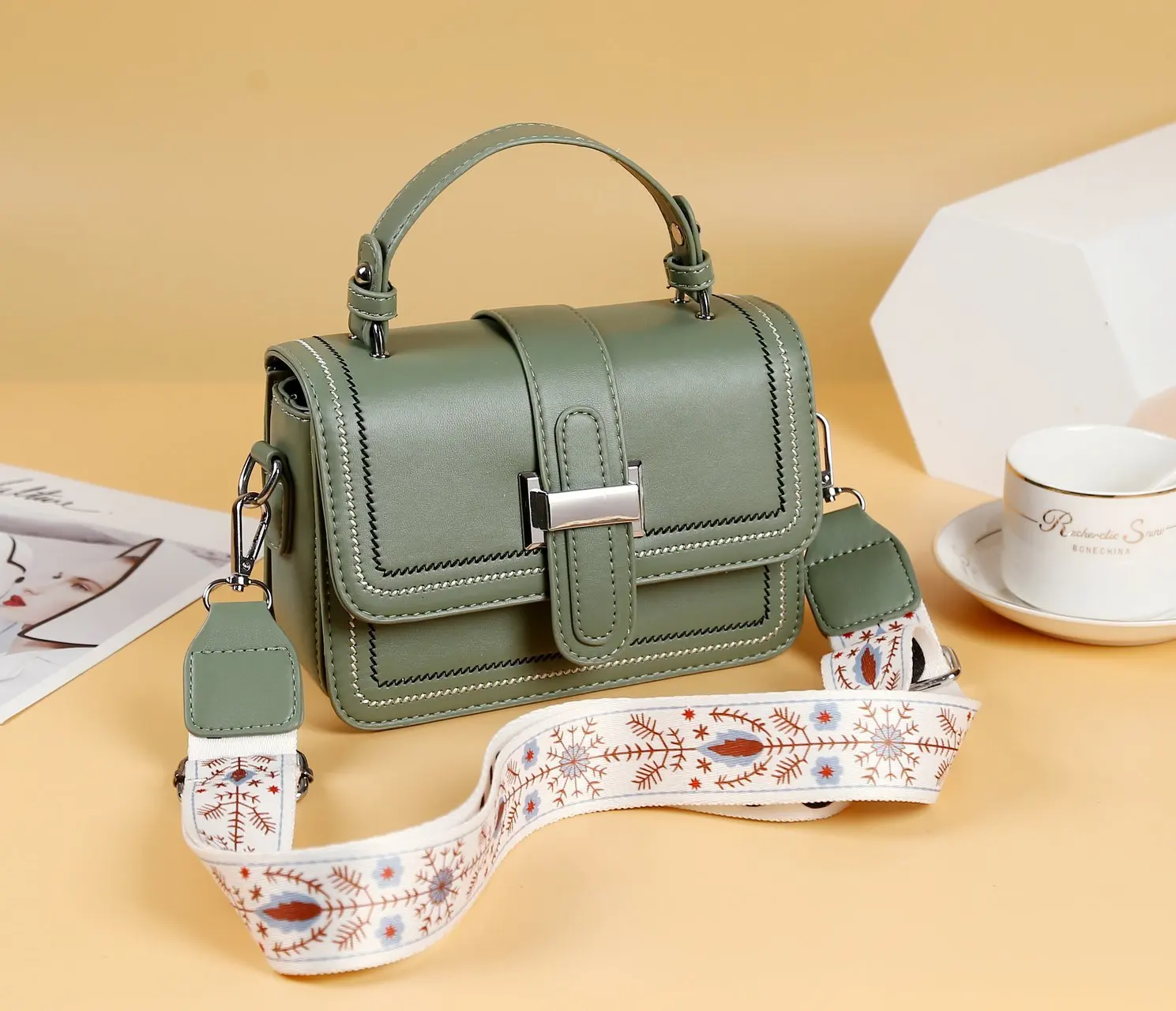 wholesale Private label bobby designer small backpack beach bag luxury handbags and ins purse women mini hand bags ladies ha
wholesale Private label bobby designer small backpack beach bag luxury handbags and ins purse women mini hand bags ladies ha
