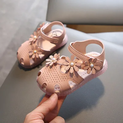 F40536A new arrival hollow flower wrap soft bottom baby casual shoes children's casual shoes, As picture
F40536A new arrival hollow flower wrap soft bottom baby casual shoes children's casual shoes, As picture