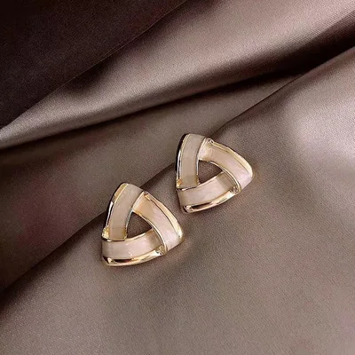 Geometric triangle temperament new design earrings fashion cheap earrings wholesale, As pic
Geometric triangle temperament new design earrings fashion cheap earrings wholesale, As pic