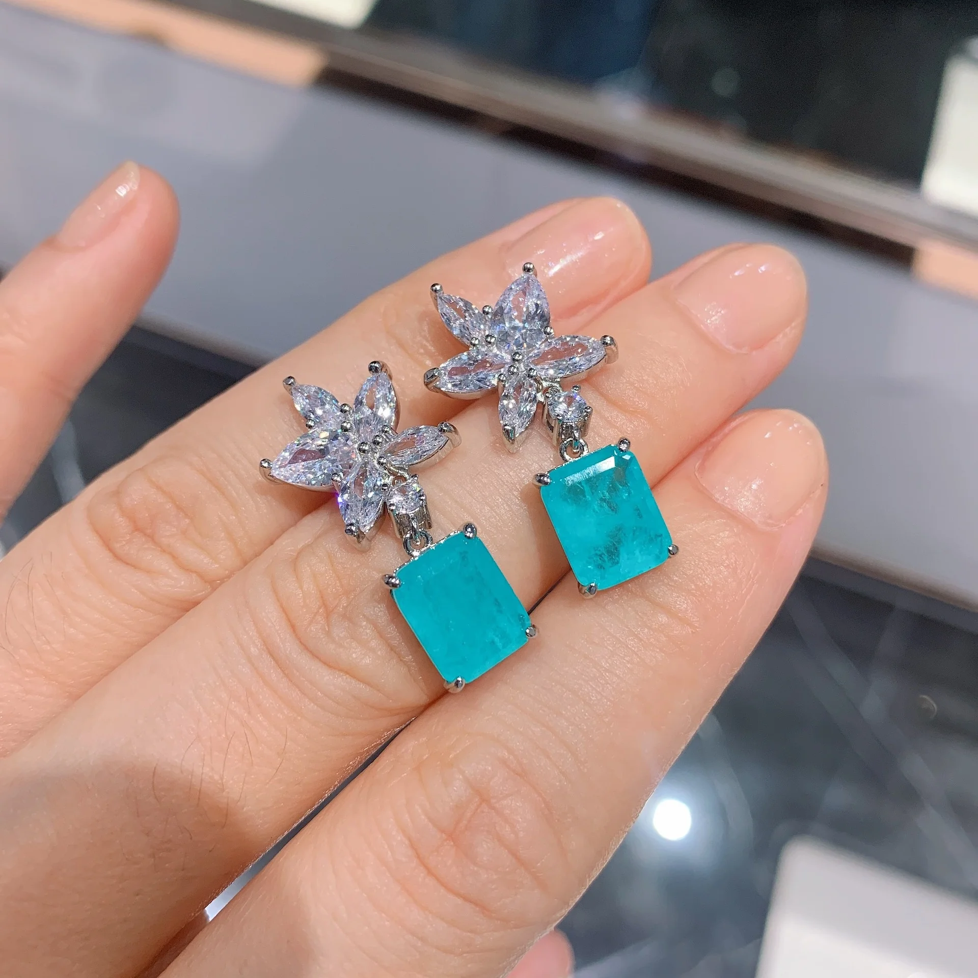 Cut Gemstone drop earrings for women fine jewelry Wholesale Engagement Jewelry
Cut Gemstone drop earrings for women fine jewelry Wholesale Engagement Jewelry
